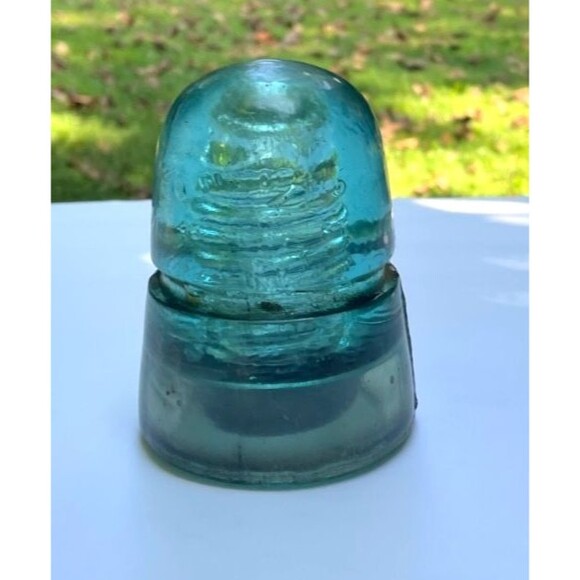 Antique CD 145 CREB Brookfield Aqua Blue Glass Beehive Insulator 1870 Patent - Picture 1 of 16